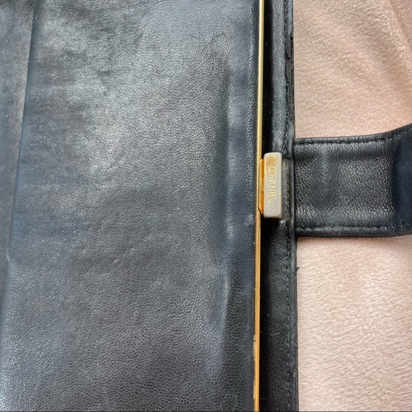 Chanel 90s Caviar CC Wallet on Chain - Picture 12 of 14